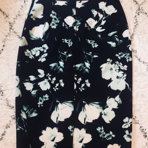 🌸 NWOT Worthington Pencil Skirt - Picture 3 of 4